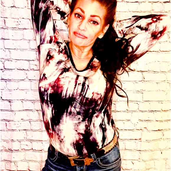 ELNC Simply Vera.I'm a S but I did buy it as a Medium. In ELNC❣️ - Picture 2 of 2